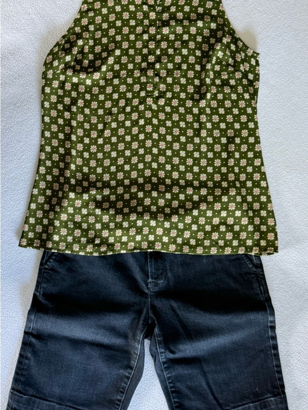 Sleeveless Floral Tank Top caBi Size Small Green Boho Lightweight - Picture 3 of 7